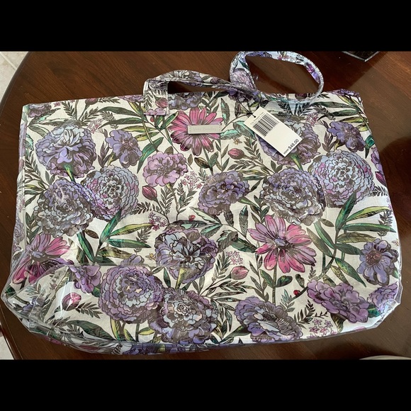 Vera Bradley Handbags - Vera Bradley tote